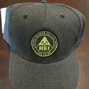 NWT REI Member Baseball Hat in Grey